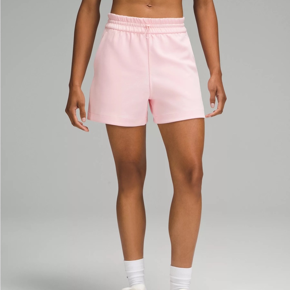 Lululemon Strawberry Milkshake Softstreme High-rise Shorts 4" sz 8